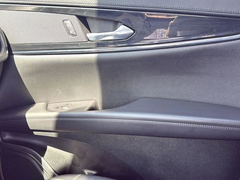 Used 2023 Lincoln Nautilus FWD w/ Premium Package image 19