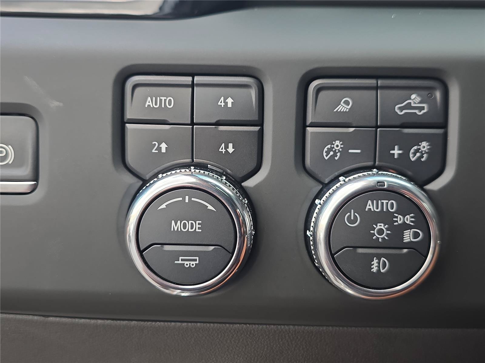 Used 2024 GMC Sierra 3500 Denali Ultimate AWD/4WD image 27
