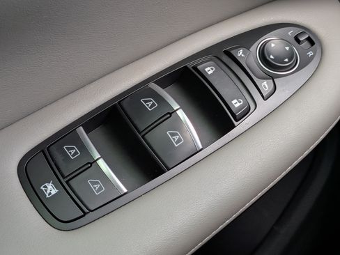 Used 2023 INFINITI QX50 Luxe AWD/4WD image 25