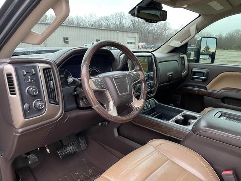 Used 2018 GMC Sierra 2500 Denali w/ Duramax Plus Package image 23