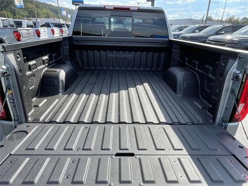 New 2026 GMC Sierra 1500 SLT w/ SLT Premium Plus Package image 7