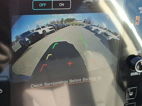 Used 2023 Subaru Outback Premium image 19