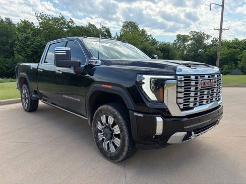 Used 2024 GMC Sierra 2500 Denali w/ Denali Reserve Package AWD/4WD image 4