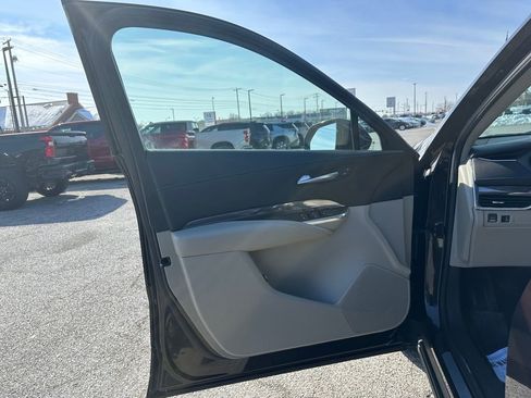 Used 2021 Cadillac XT4 Luxury w/ Cold Weather Package image 24