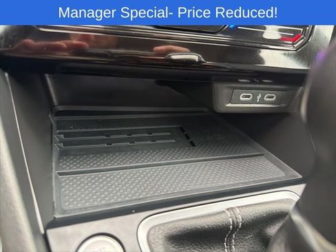 Certified 2025 Volkswagen Jetta SE w/ Sunroof Package image 13