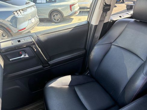 Used 2015 Toyota 4Runner Trail Premium AWD/4WD image 17
