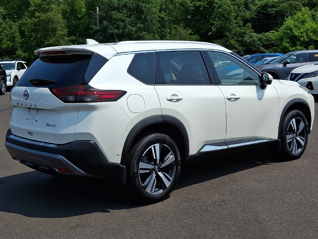 Certified 2022 Nissan Rogue SL w/ SL Premium Package AWD/4WD image 7