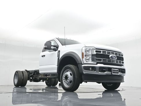 New 2025 Ford F550 2WD Regular Cab Super Duty image 39