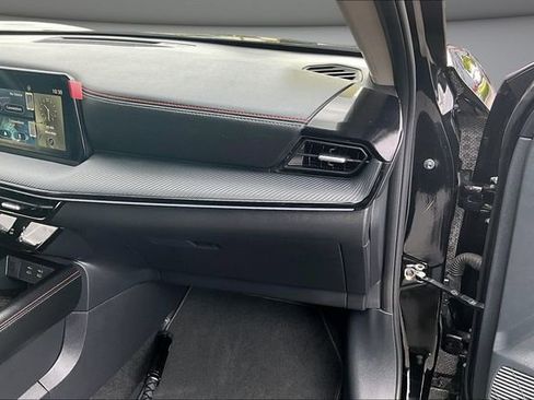 Certified 2025 Nissan Kicks SR FWD image 25