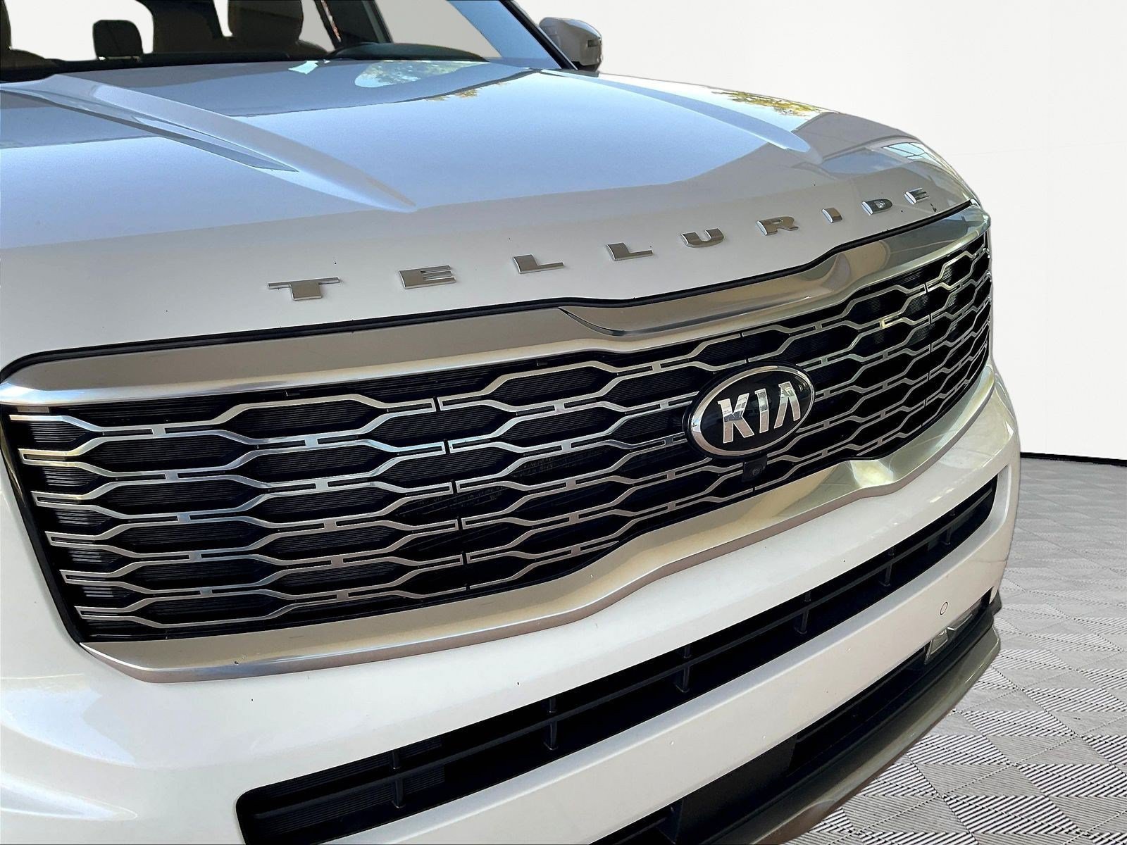 Used 2020 Kia Telluride SX w/ Towing Package AWD/4WD image 32