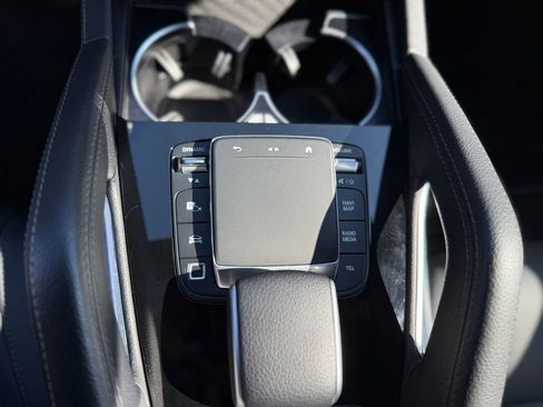 Used 2025 Mercedes-Benz GLE 350 4MATIC image 31