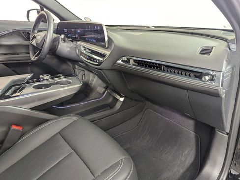 Used 2024 Cadillac Lyriq Sport image 36