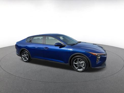 Used 2025 Kia K4 LXS image 2