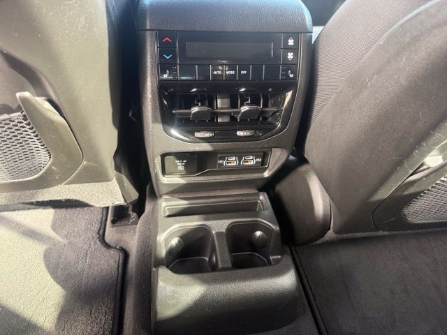 Used 2023 Jeep Grand Cherokee L Limited AWD/4WD image 21