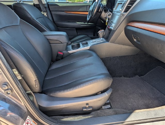 Used 2013 Subaru Outback 2.5i Limited w/ Moonroof Pkg AWD/4WD image 32