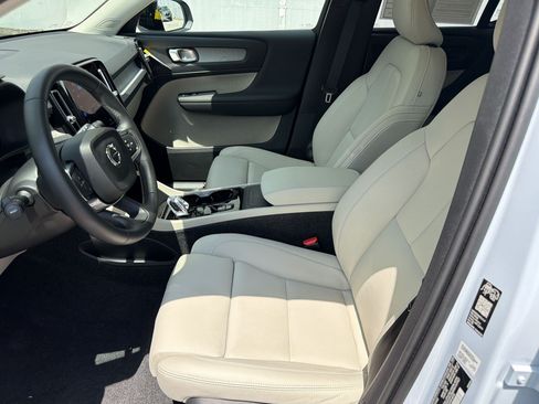 Used 2026 Volvo XC40 B5 Plus w/ Protection Package Premier AWD/4WD image 5