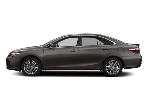 Used 2017 Toyota Camry SE FWD image 3