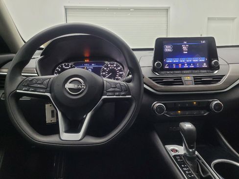 Used 2024 Nissan Altima 2.5 SV image 22