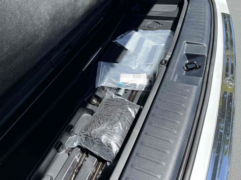 Used 2023 Toyota Highlander Platinum image 75