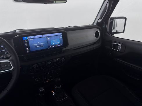 Used 2025 Jeep Wrangler Sahara w/ Safety Group image 24