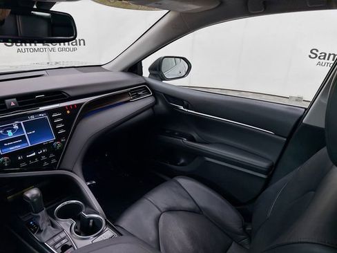 Used 2020 Toyota Camry XLE image 22