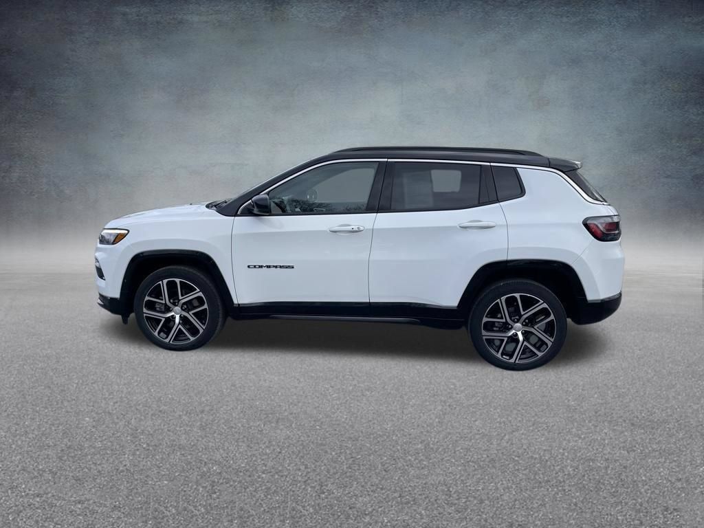 Used 2024 Jeep Compass Limited w/ Elite Group AWD/4WD image 6