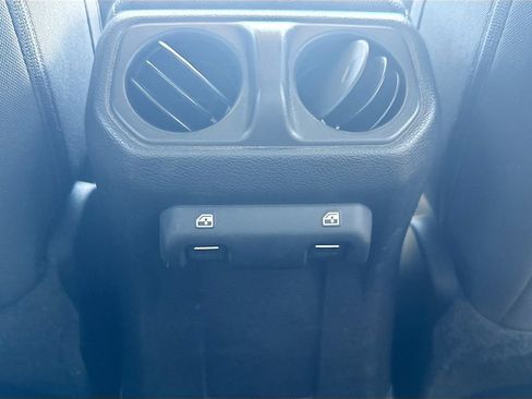 Used 2021 Jeep Gladiator Sport AWD/4WD image 28