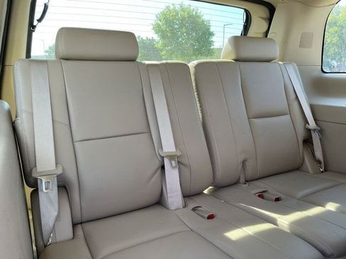 Used 2013 Cadillac Escalade AWD image 25