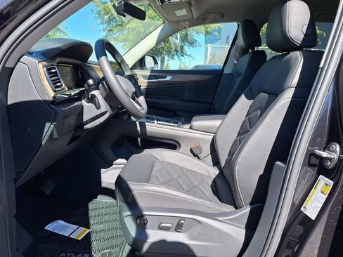 New 2026 Volkswagen Atlas SE image 12
