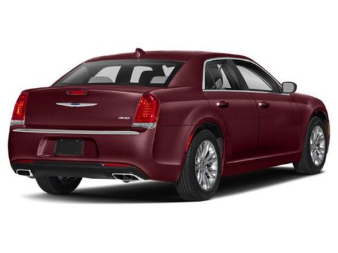 Used 2023 Chrysler 300 C RWD image 2