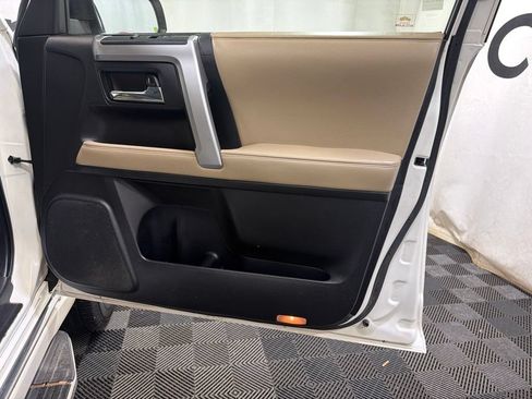 Used 2017 Toyota 4Runner Limited AWD/4WD image 10