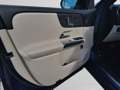 Certified 2021 Mercedes-Benz GLB 250 image 21