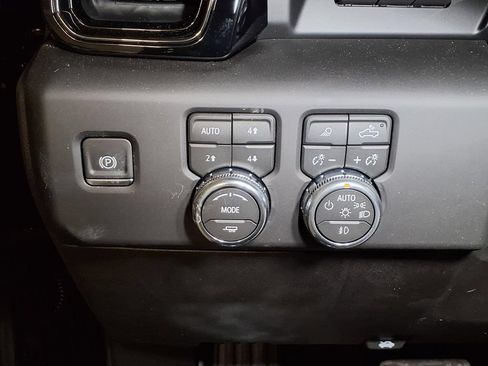 New 2026 GMC Sierra 1500 AT4 w/ AT4 Premium Package AWD/4WD image 17