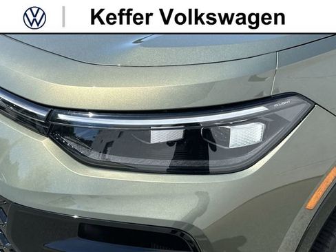 New 2026 Volkswagen Tiguan SEL R-Line AWD/4WD image 9