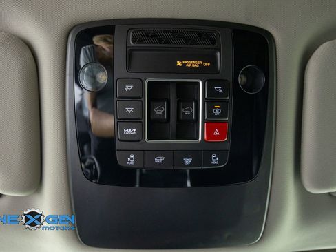 Used 2026 Kia Carnival SX Prestige FWD image 23