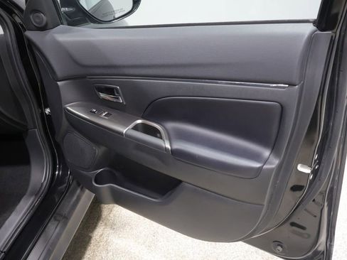 Used 2025 Mitsubishi Outlander Sport AWD image 23