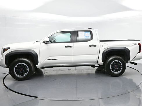 Used 2024 Toyota Tacoma TRD Off-Road AWD/4WD image 4