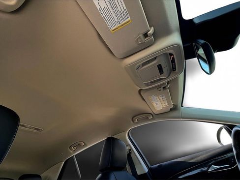 Used 2023 Buick Envision Essence image 22