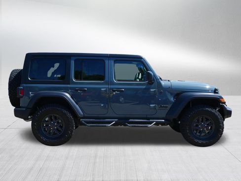 Used 2024 Jeep Wrangler Unlimited Sport AWD/4WD image 8