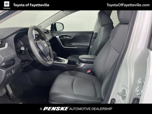 Used 2025 Toyota RAV4 XLE FWD image 22