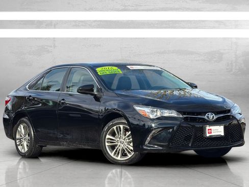 Certified 2016 Toyota Camry SE image 2