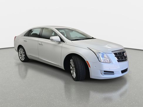 Used 2016 Cadillac XTS Luxury w/ Driver Awareness Package image 3