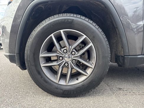Used 2018 Jeep Grand Cherokee Limited image 16