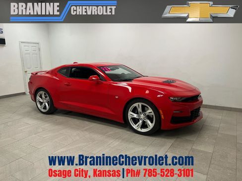 Used 2021 Chevrolet Camaro SS RWD image 1