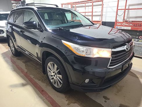 Used 2016 Toyota Highlander XLE image 5