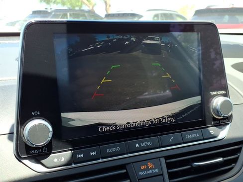 Used 2025 Nissan Altima 2.5 SV FWD image 21