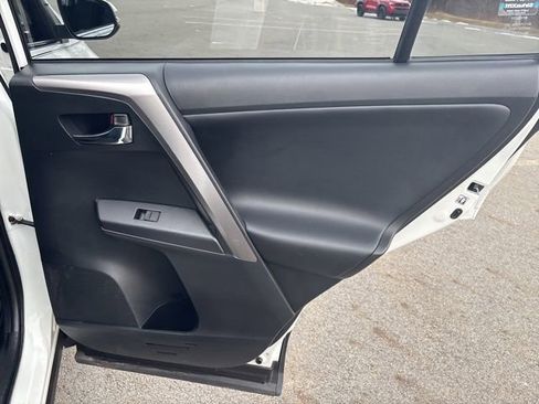 Used 2018 Toyota RAV4 XLE image 16