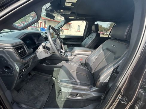 Used 2024 Ford Expedition Max Platinum image 32