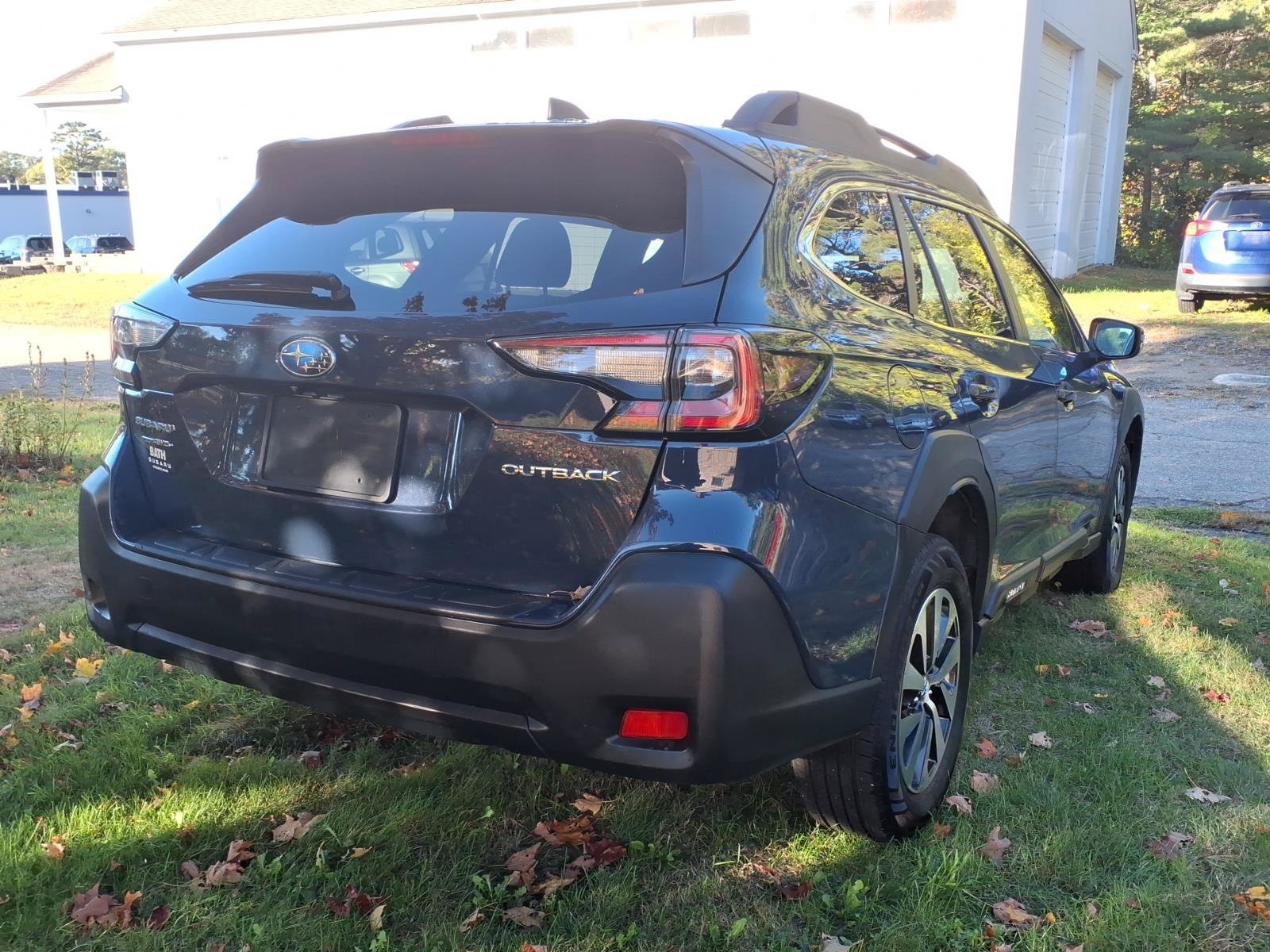 Used 2024 Subaru Outback Premium AWD/4WD image 5