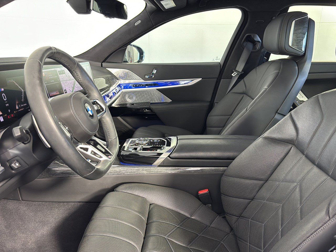 Used 2023 BMW 760i xDrive AWD/4WD image 5